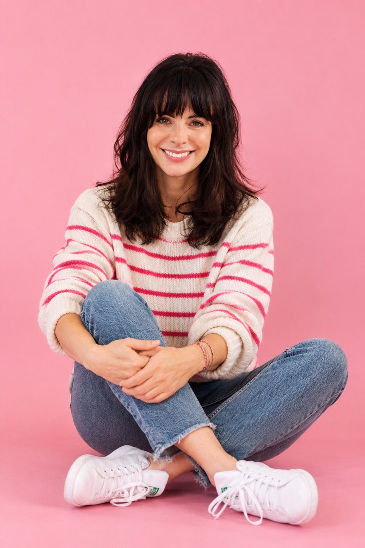Maud Simon, pull rayé rose